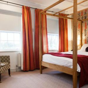 Four Poster Room